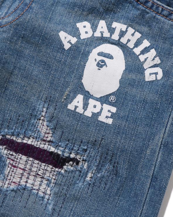 דֵנִים A Bathing Ape 644LV1630 ילדים מכנסי ג'ינס פגומים בצבע קאמו