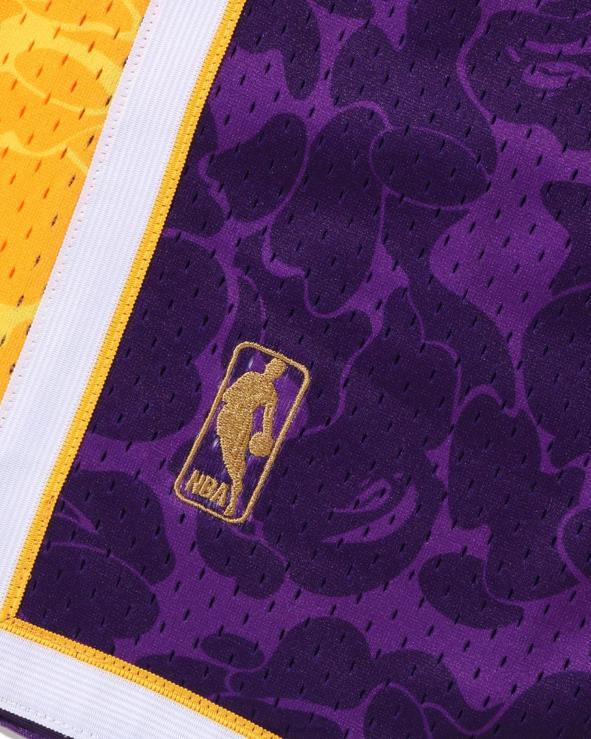 סָגוֹל A Bathing Ape 644LV361 גברים מכנס ג'רזי קצר של x m&n לוס אנג'לס לייקרס