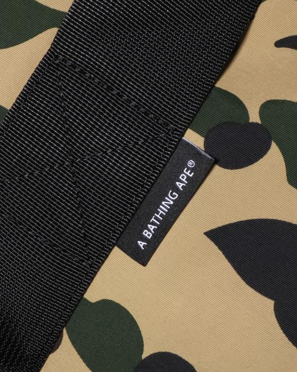 צהוב A Bathing Ape 644LV465 גברים שקית דאבל קאמו 1